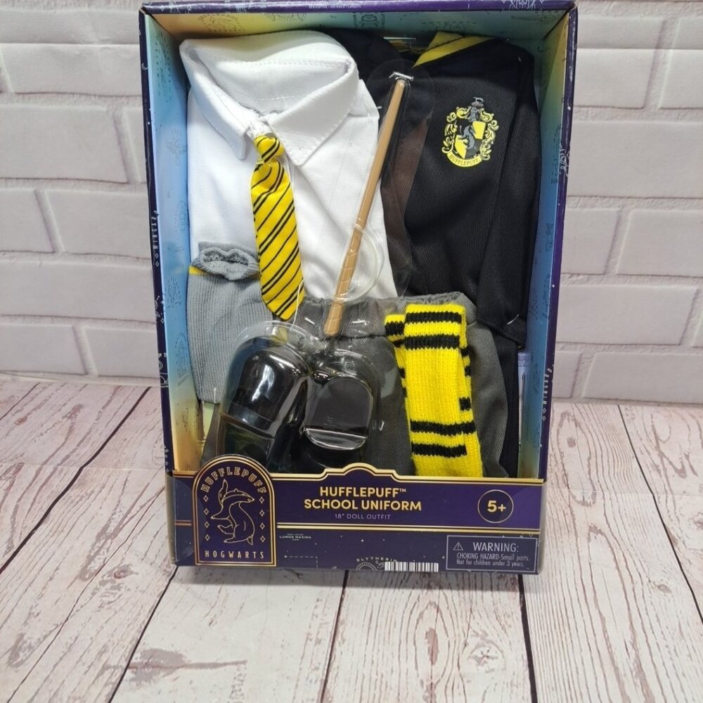Harry Potter 18" Doll‎ Hufflepuff School Uniform New In Box